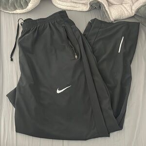Nike athletic pant